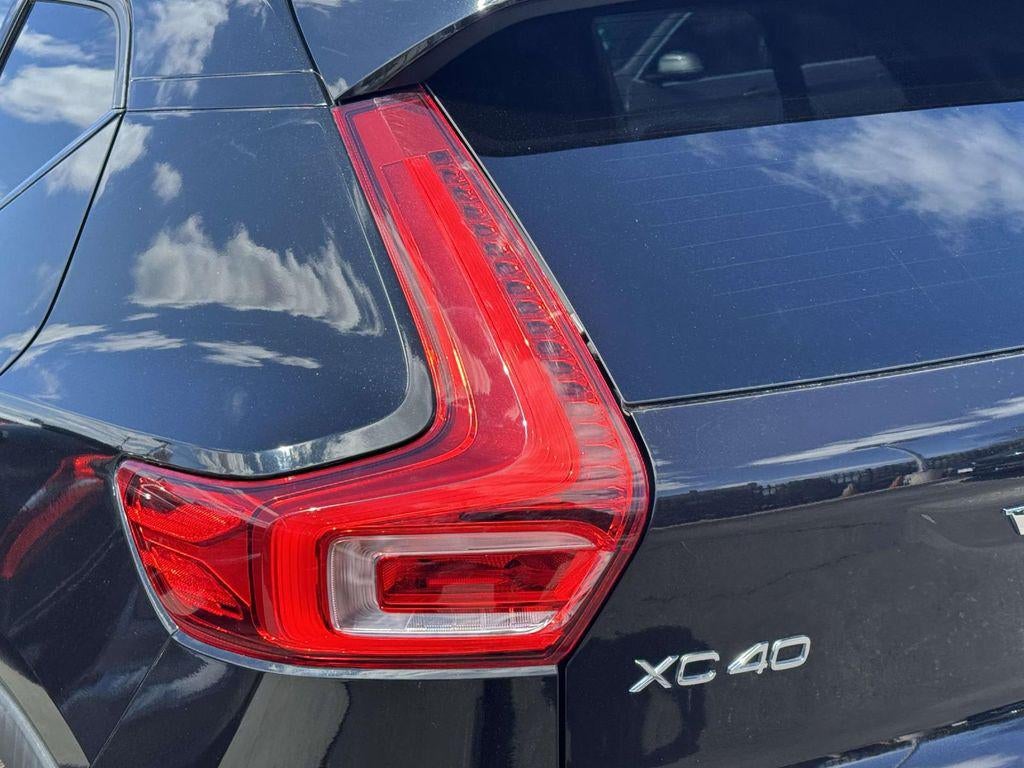 2024 Volvo XC40 B5 Plus Dark Theme