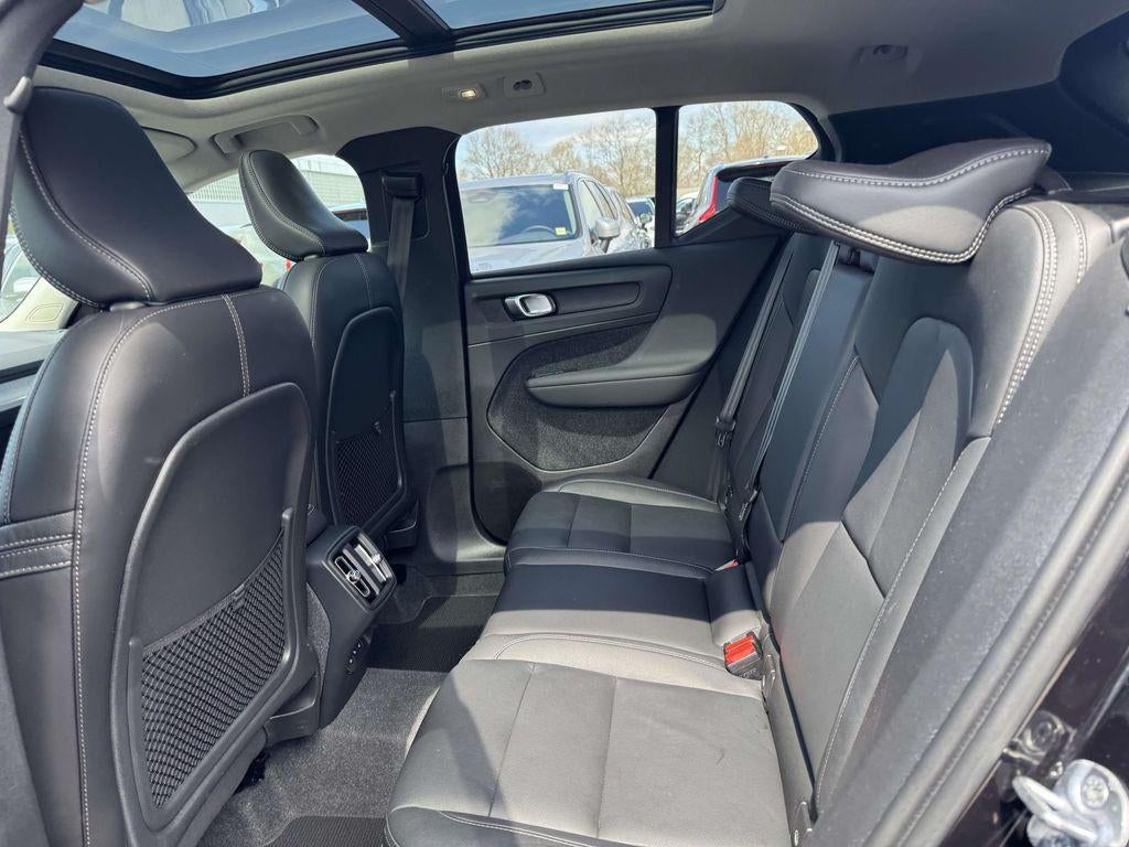 2024 Volvo XC40 B5 Plus Dark Theme