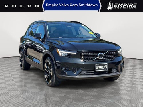 2024 Volvo XC40 B5 Plus Dark Theme