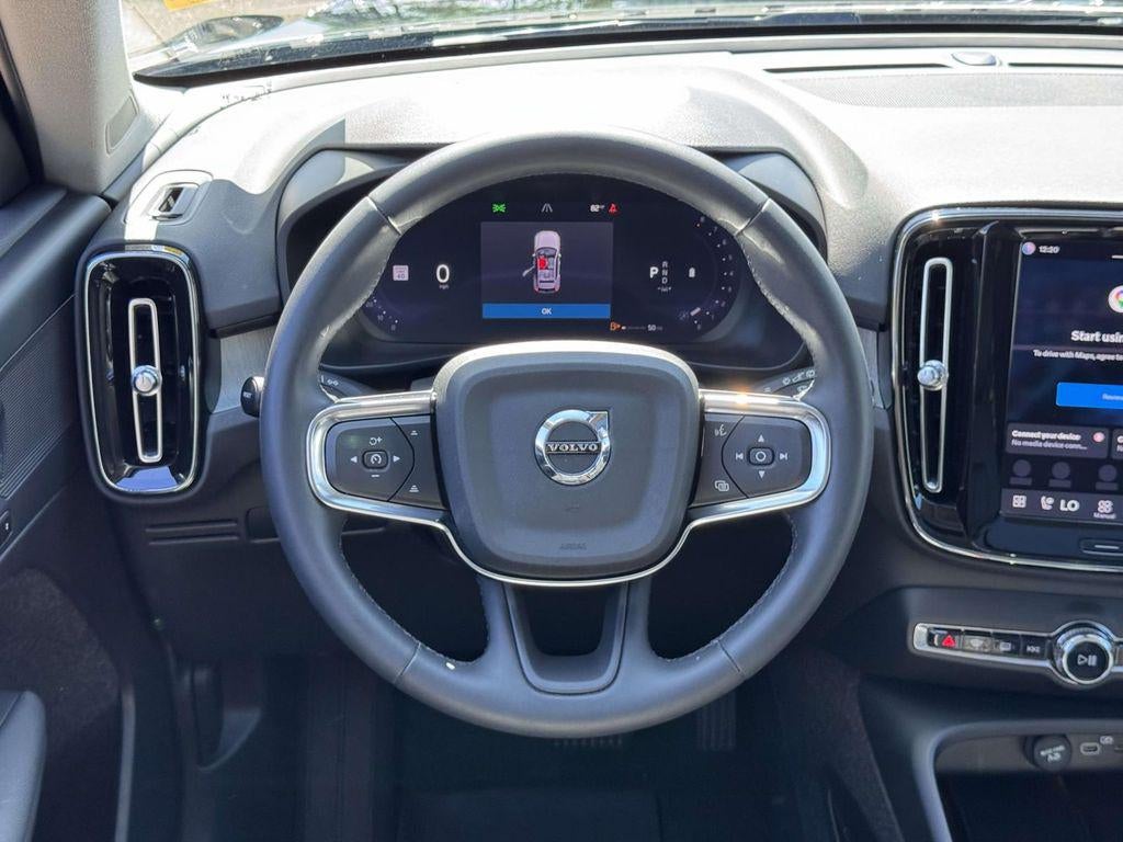 2024 Volvo XC40 B5 Plus Dark Theme