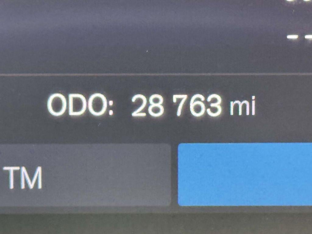 2024 Volvo XC40 B5 Plus Dark Theme