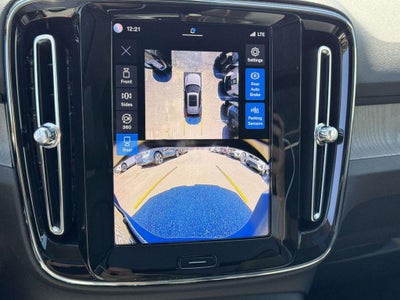 2024 Volvo XC40 B5 Plus Dark Theme