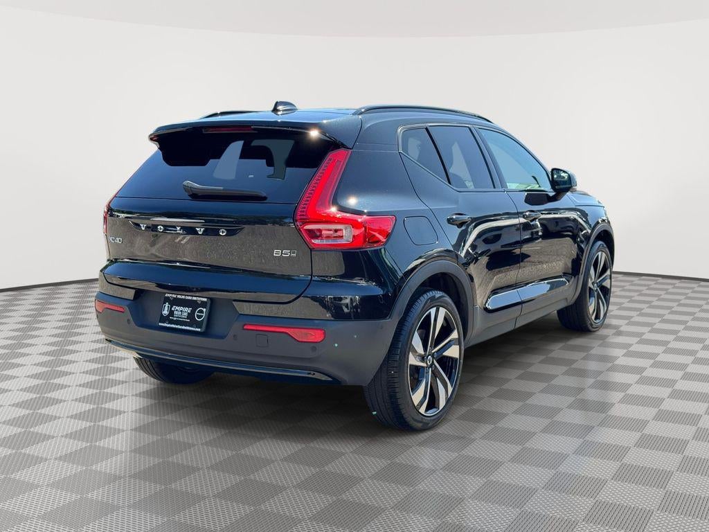 2024 Volvo XC40 B5 Plus Dark Theme