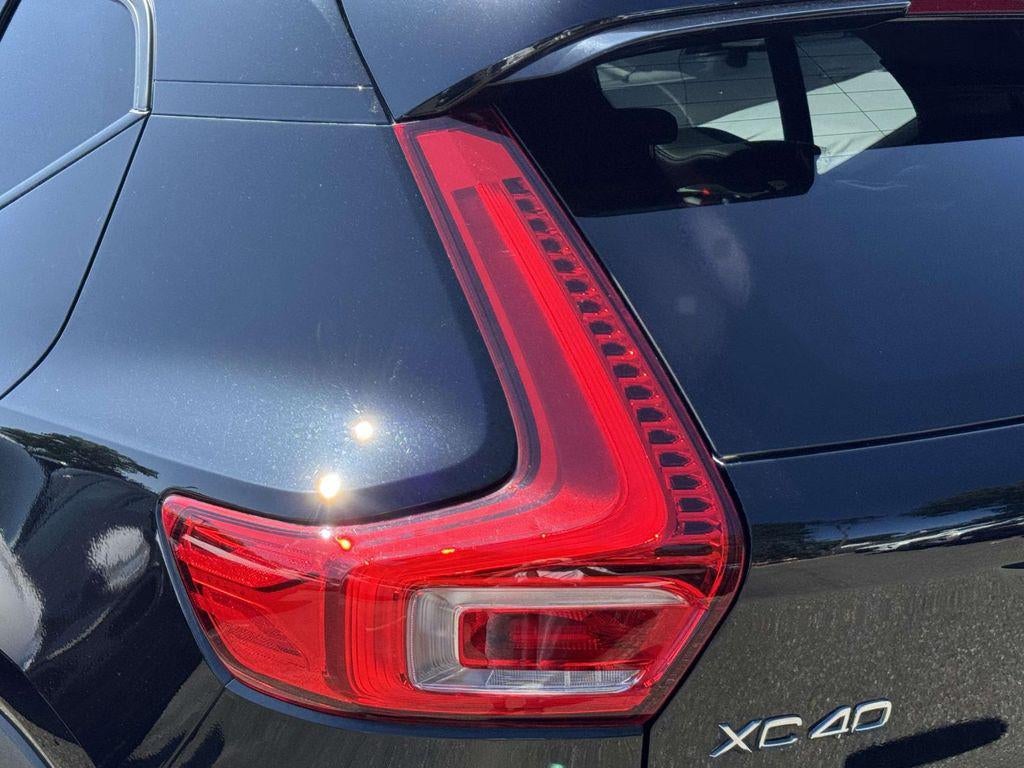 2024 Volvo XC40 B5 Plus Dark Theme