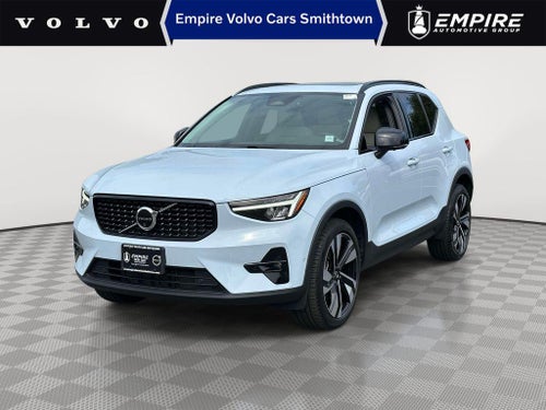 2024 Volvo XC40 B5 Plus Dark Theme