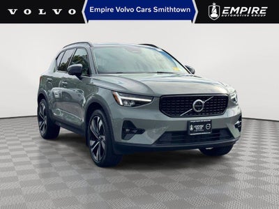 2024 Volvo XC40 B5 Plus Dark Theme