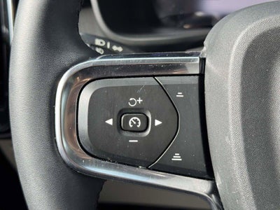 2024 Volvo XC40 B5 Plus Dark Theme