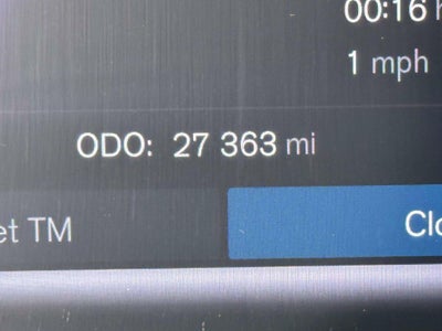 2024 Volvo XC40 B5 Plus Dark Theme