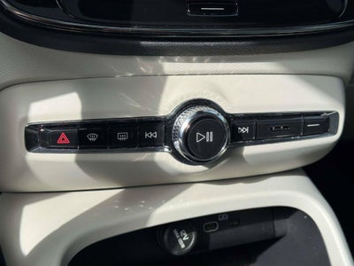 2024 Volvo XC40 B5 Plus Dark Theme