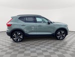 2024 Volvo XC40 B5 Plus Dark Theme