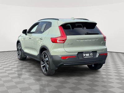 2024 Volvo XC40 B5 Plus Dark Theme