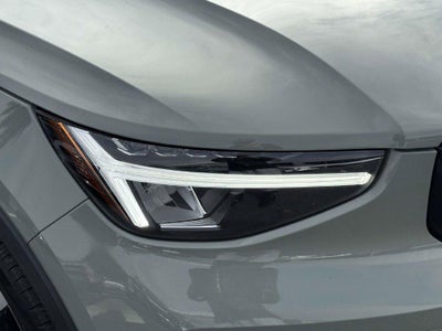 2024 Volvo XC40 B5 Plus Dark Theme
