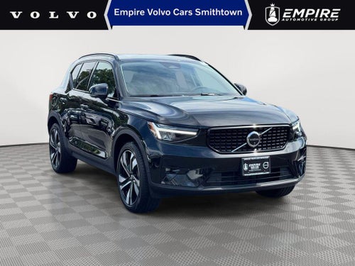 2024 Volvo XC40 B5 Plus Dark Theme
