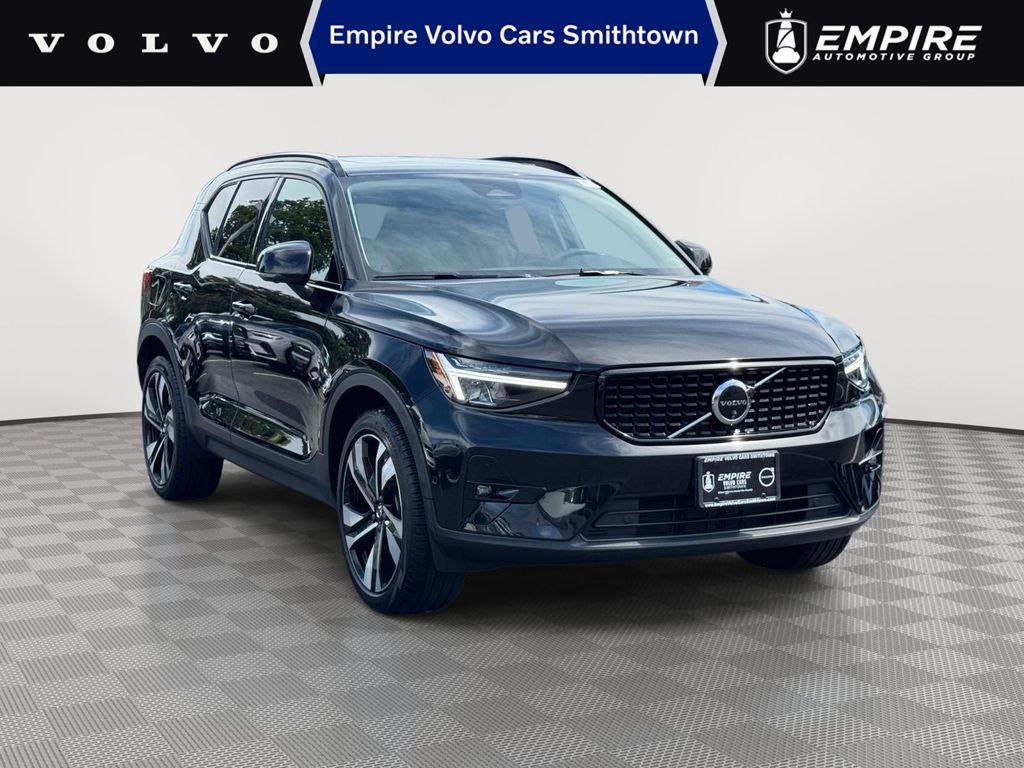 2024 Volvo XC40 B5 Plus Dark Theme