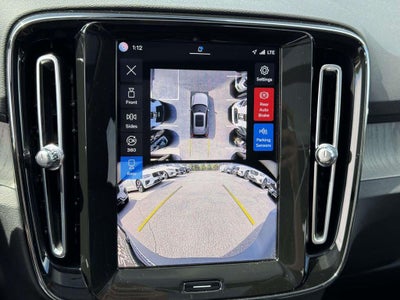 2024 Volvo XC40 B5 Plus Dark Theme