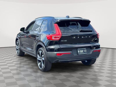 2024 Volvo XC40 B5 Plus Dark Theme