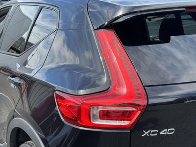2024 Volvo XC40 B5 Plus Dark Theme