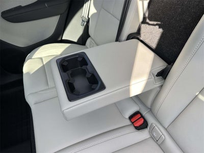 2025 Volvo XC40 B5 Ultra Dark Theme