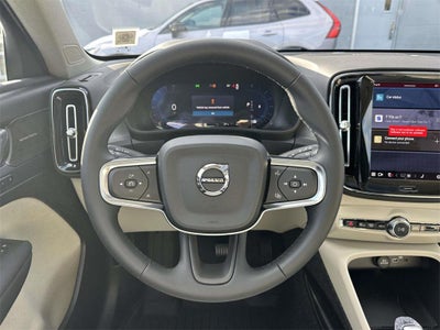 2025 Volvo XC40 B5 Ultra Dark Theme