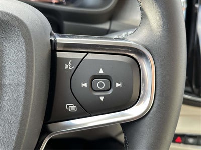 2025 Volvo XC40 B5 Ultra Dark Theme