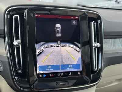 2025 Volvo XC40 B5 Ultra Dark Theme