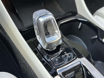 2025 Volvo XC40 B5 Ultra Dark Theme