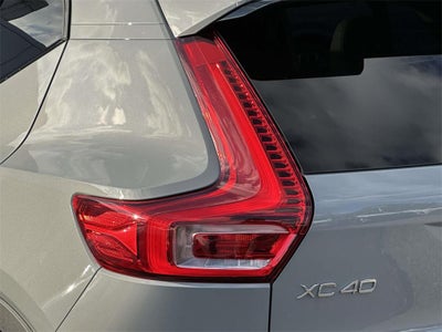 2025 Volvo XC40 B5 Ultra Dark Theme