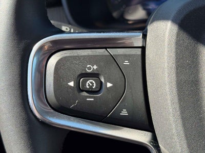 2026 Volvo XC40 Ultra, B5 AWD Gas (mild hybrid), Dark