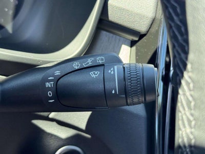 2026 Volvo XC40 Ultra, B5 AWD Gas (mild hybrid), Dark