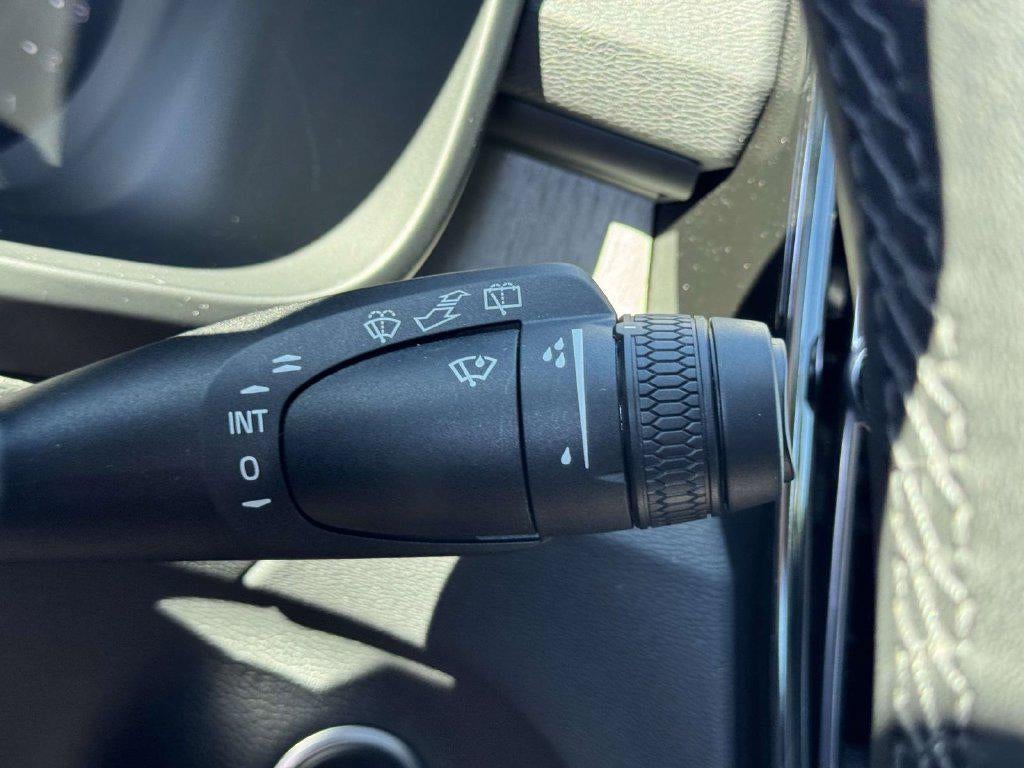 2026 Volvo XC40 Ultra, B5 AWD Gas (mild hybrid), Dark