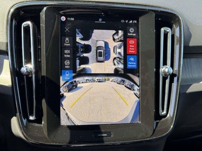 2026 Volvo XC40 Ultra, B5 AWD Gas (mild hybrid), Dark
