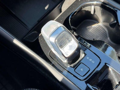 2026 Volvo XC40 Ultra, B5 AWD Gas (mild hybrid), Dark