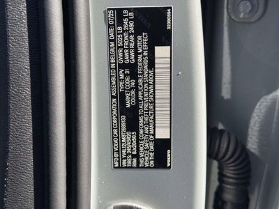 2026 Volvo XC40 Ultra, B5 AWD Gas (mild hybrid), Dark