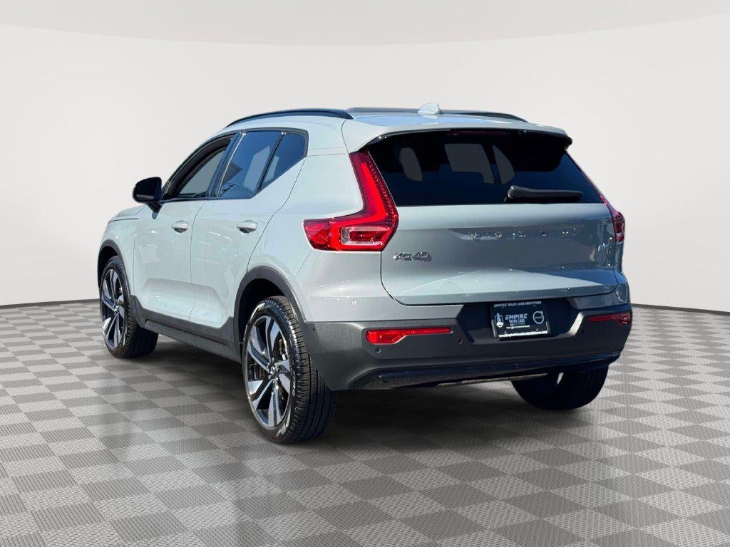 2026 Volvo XC40 Ultra, B5 AWD Gas (mild hybrid), Dark