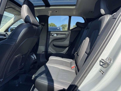 2026 Volvo XC40 Ultra, B5 AWD Gas (mild hybrid), Dark