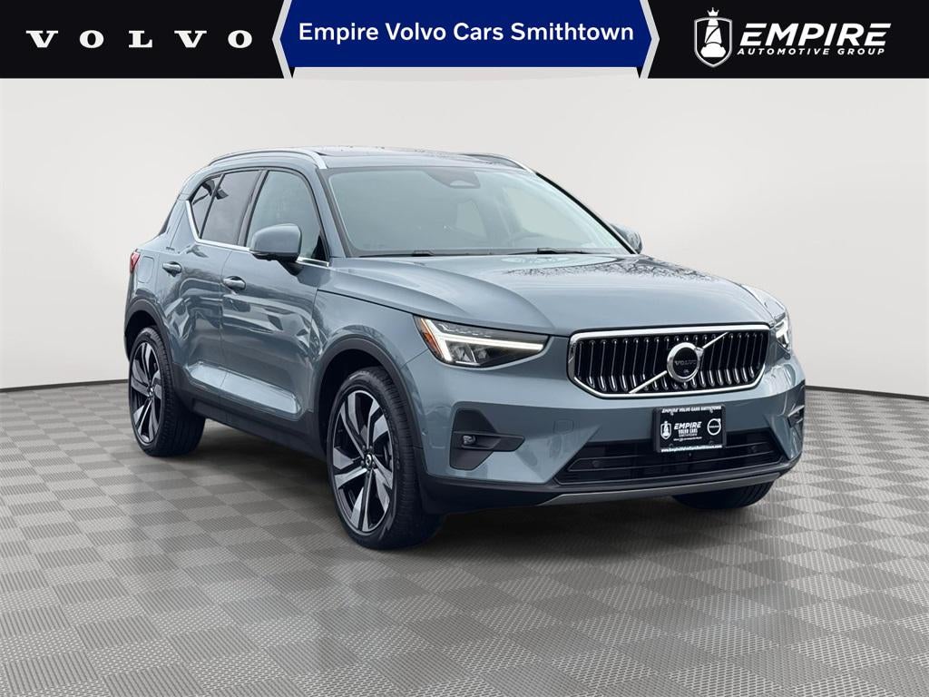 2023 Volvo XC40 B5 Plus Bright Theme