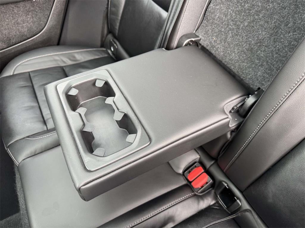 2023 Volvo XC40 B5 Plus Bright Theme