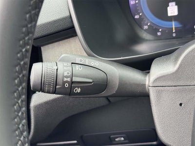 2023 Volvo XC40 B5 Plus Bright Theme