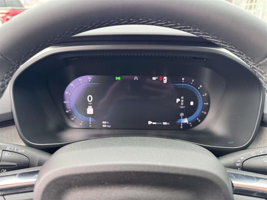 2023 Volvo XC40 B5 Plus Bright Theme