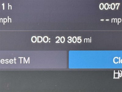 2023 Volvo XC40 B5 Plus Bright Theme