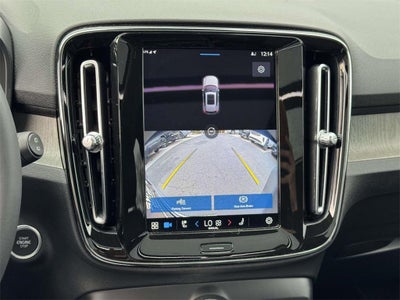 2023 Volvo XC40 B5 Plus Bright Theme