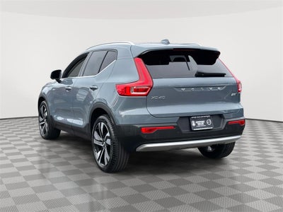 2023 Volvo XC40 B5 Plus Bright Theme