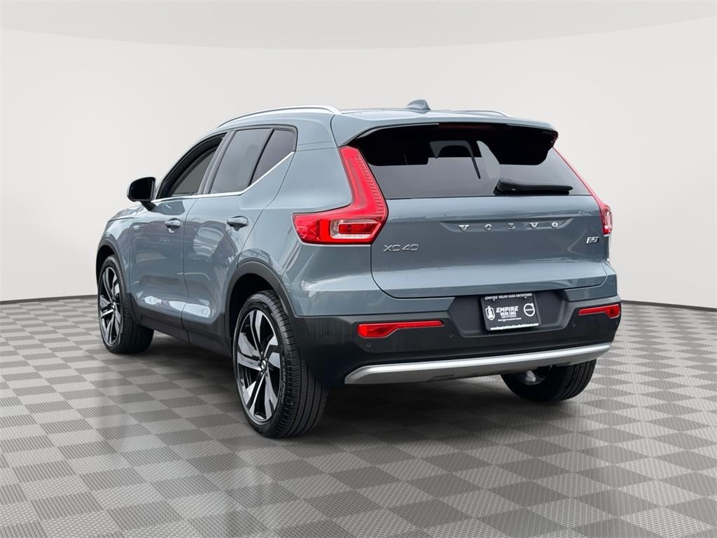 2023 Volvo XC40 B5 Plus Bright Theme