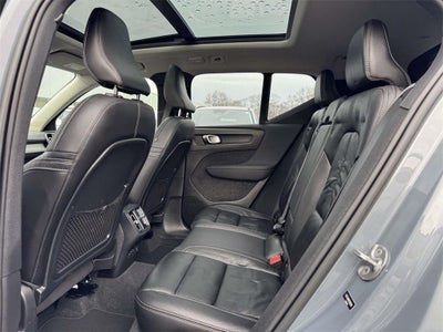 2023 Volvo XC40 B5 Plus Bright Theme