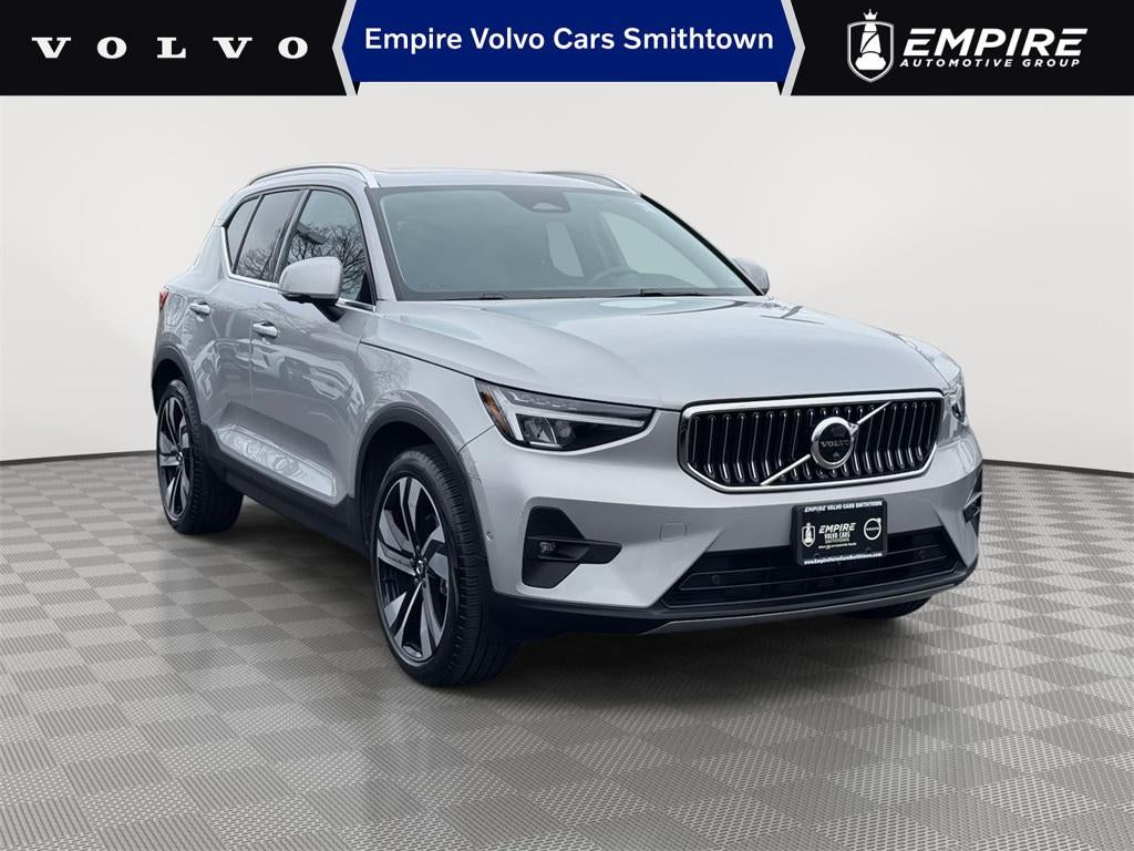 2023 Volvo XC40 B5 Plus Bright Theme