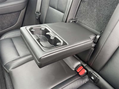 2023 Volvo XC40 B5 Plus Bright Theme