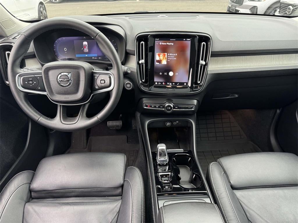 2023 Volvo XC40 B5 Plus Bright Theme