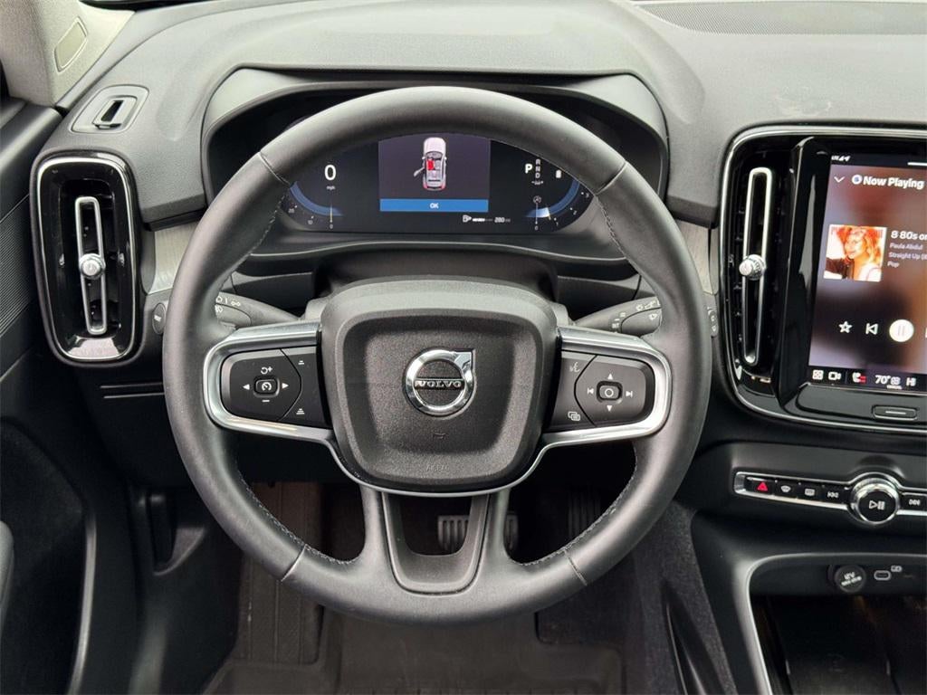 2023 Volvo XC40 B5 Plus Bright Theme