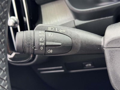 2023 Volvo XC40 B5 Plus Bright Theme