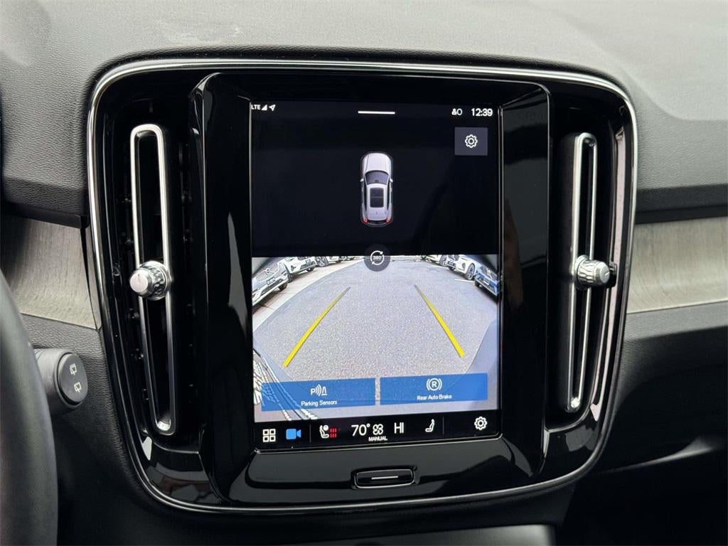 2023 Volvo XC40 B5 Plus Bright Theme